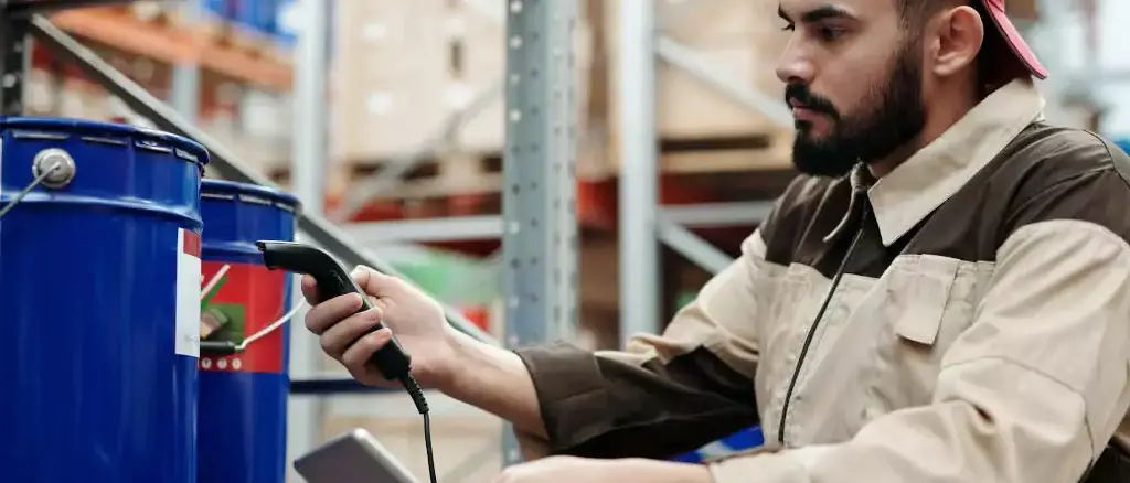 Scanners are often used in conjunction with mobile data terminals. <a href=“https://www.pexels.com/de-de/@tiger-lily”>Auto TigerLily</a>