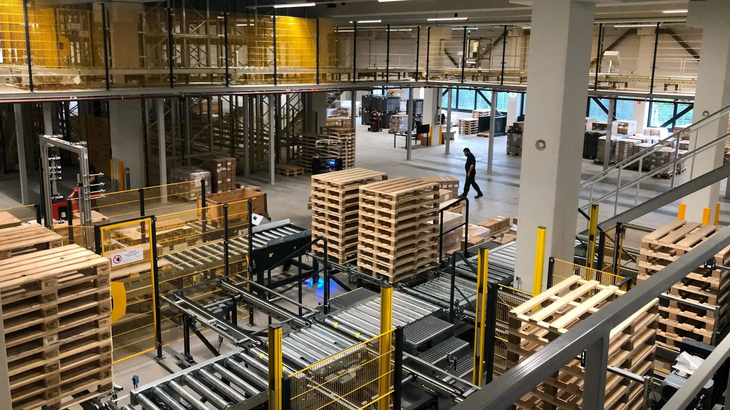 |View of the GRASS warehouse in hohenems|Hybrid-Picking-System workstation by TUP|View of th TUP hybrid interface for mobile devices and desktop