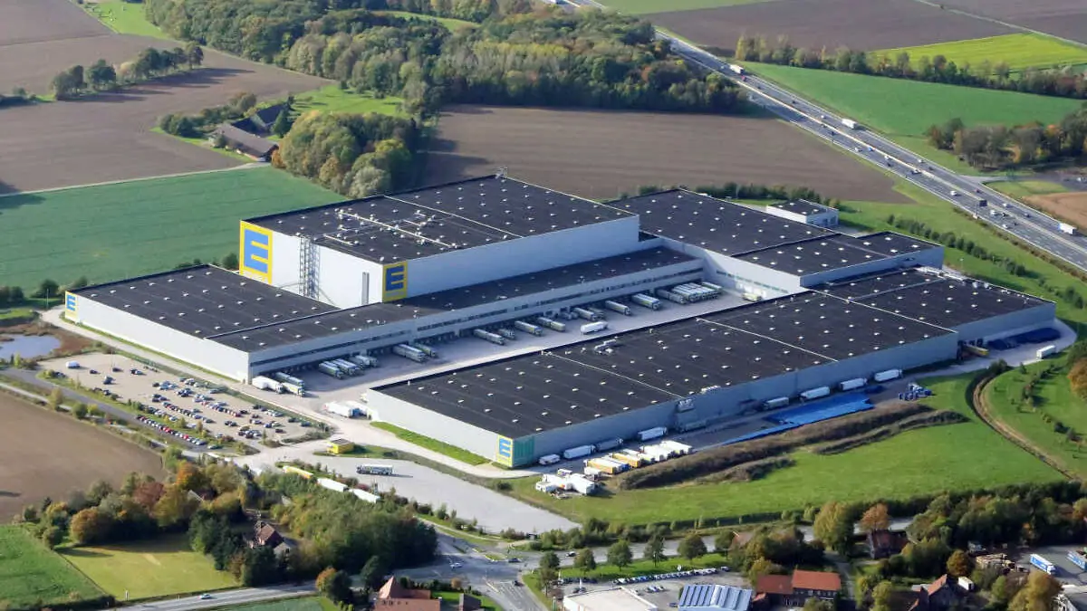Zentrales und dezentrales Lager: Zentrallager des Unternehmens EDEKA in Hamm.