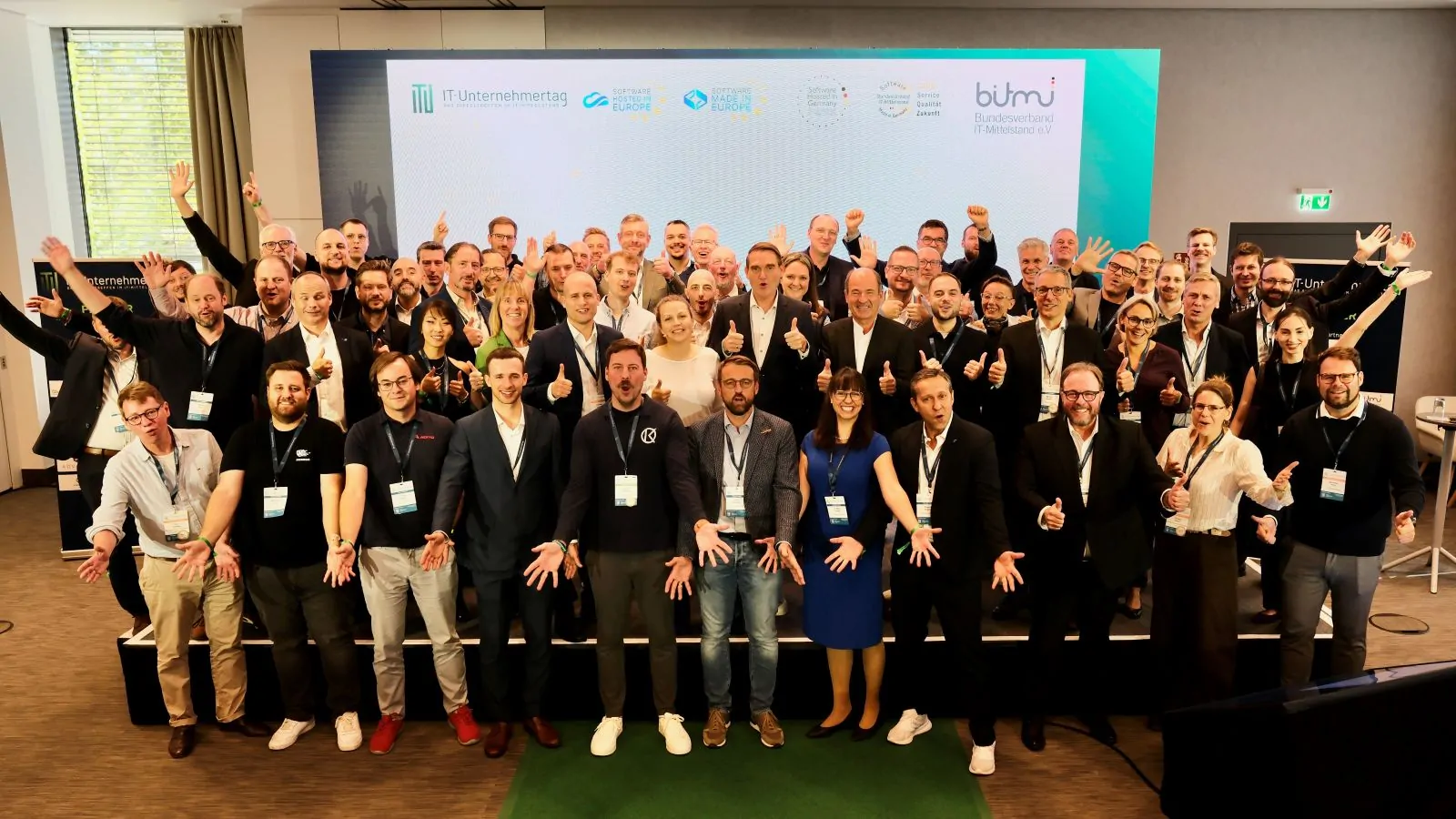 Gruppenbild der Vertreter aller mit dem Siegel &bdquo;Software Made in Germany&ldquo; ausgezeichneten Unternehmen